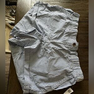 Old Navy High Rise seer sucker shorts BNWT